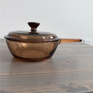 Vintage Amber Visions Corning sauce pot
& lid
Made the France